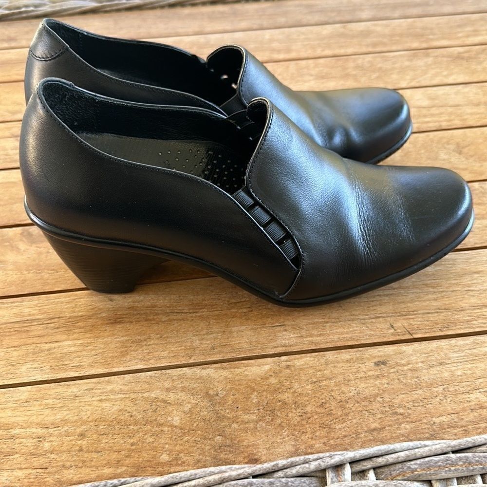 Dansko Black Heeled Leather Shoes 39